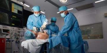 FV doctors save elderly patient from stroke and acute myocardial infarction