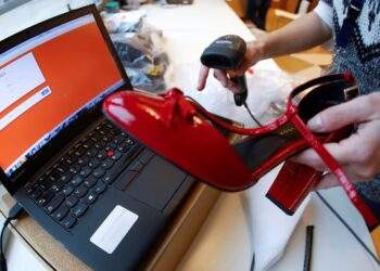 Gần 1/8 số người mua sắm online ở Đức bị lừa đảo