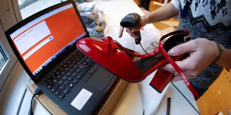 Gần 1/8 số người mua sắm online ở Đức bị lừa đảo