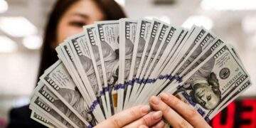 Giá USD chợ đen lao dốc