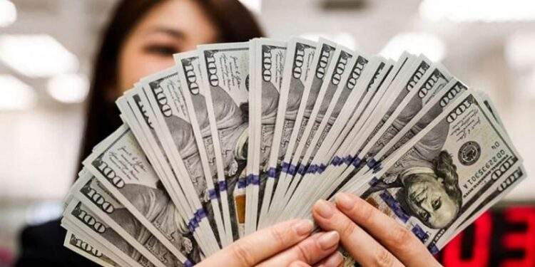 Giá USD chợ đen lao dốc