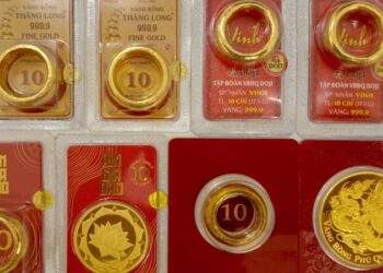 Giá vàng hôm nay (15/11): Lao dốc