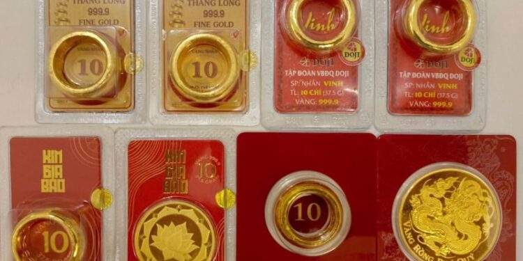 Giá vàng hôm nay (15/11): Lao dốc