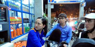 Giá xăng dầu đồng loạt giảm mạnh, có loại hạ tới hơn 1.000 đồng/lít