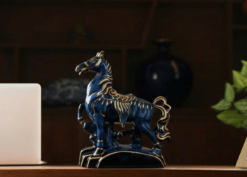 Gốm Sứ Sáng Tạo ra mắt Bộ sưu tập Tượng Ngựa Bính Ngọ nâng tầm biểu tượng "Mã Đáo Thành Công"