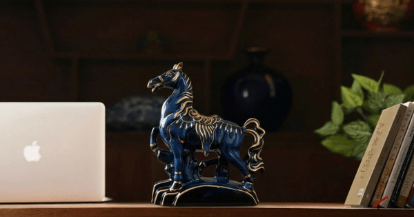 Gốm Sứ Sáng Tạo ra mắt Bộ sưu tập Tượng Ngựa Bính Ngọ nâng tầm biểu tượng "Mã Đáo Thành Công"