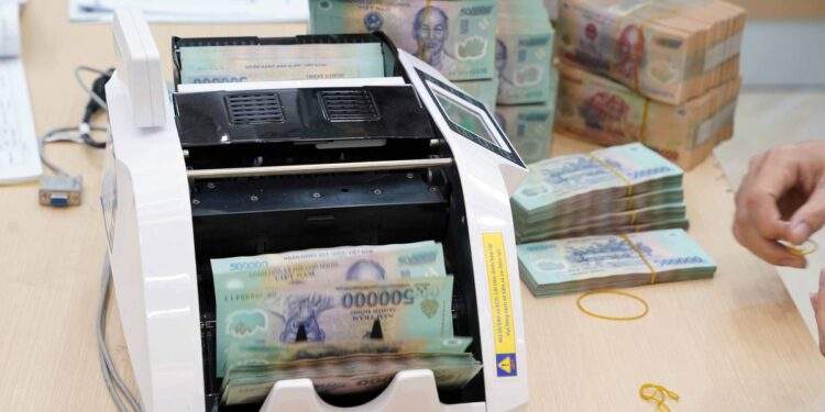 Hàng loạt cá nhân nợ thuế tiền triệu bị tạm hoãn xuất cảnh