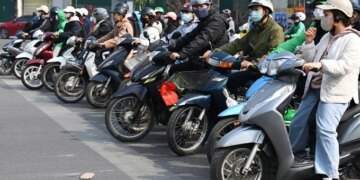 Hanoi to offer up to $190 for residents switching to electric motorbikes