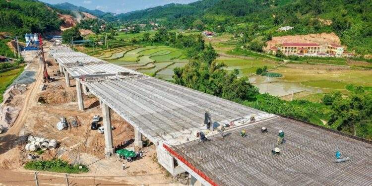 Cao tốc Đồng Đăng - Trà Lĩnh và cao tốc Hữu Nghị - Chi Lăng là hai dự án trọng điểm tại miền Bắc.