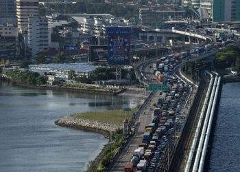 Illegal Malaysia-Singapore ride-hailing touts return from hiding