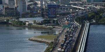 Illegal Malaysia-Singapore ride-hailing touts return from hiding