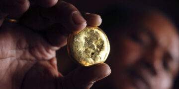 Indonesia to shut down 1,400 illegal gold mines in national park