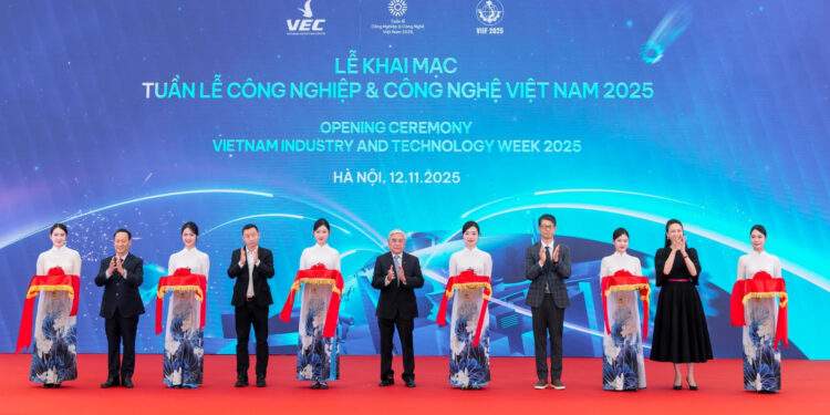 Khai mạc Tuần lễ Công nghiệp và Công nghệ Việt Nam 2025 