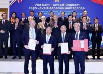 Ký bản ghi nhớ hình thành trung tâm sửa chữa máy bay lớn tại Vân Đồn