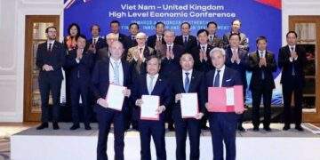 Ký bản ghi nhớ hình thành trung tâm sửa chữa máy bay lớn tại Vân Đồn