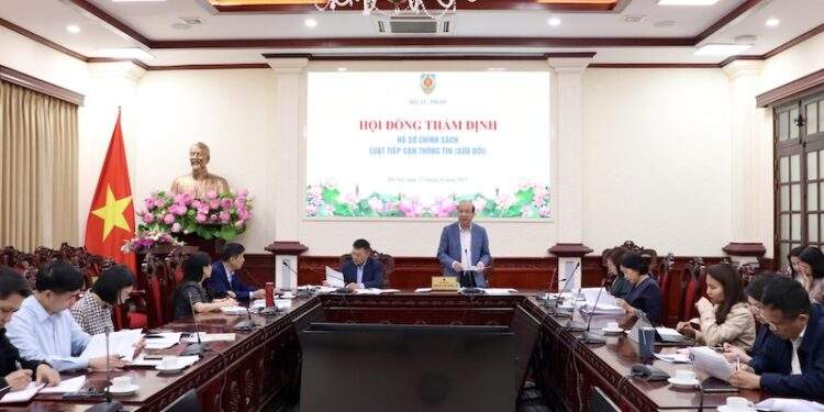 Quang cảnh buổi thẩm định. Ảnh: MOJ.