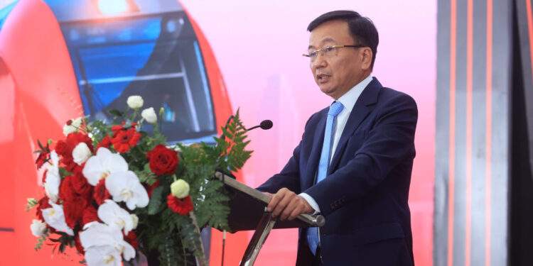 Thứ trưởng Bộ Xây dựng Nguyễn Danh Huy phát biểu khai mạc tại Triển lãm.  