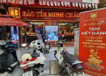 Nhà vàng lại cháy hàng