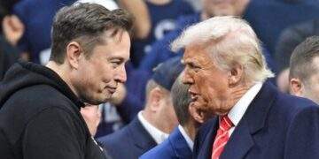 Ông Musk đề nghị mua lại Truth Social của ông Trump với giá 10 tỉ USD?