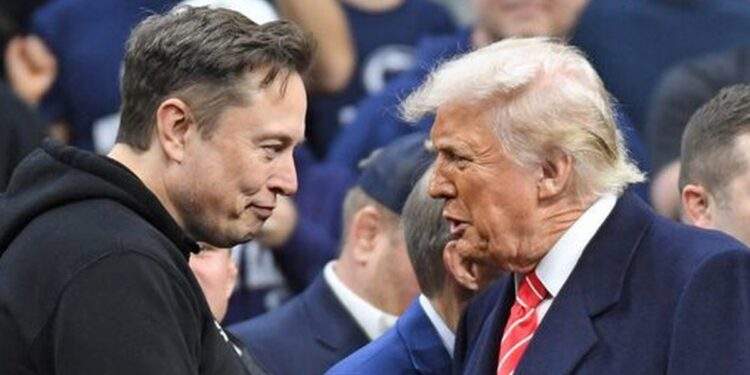 Ông Musk đề nghị mua lại Truth Social của ông Trump với giá 10 tỉ USD?