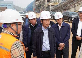 Bí thư Tỉnh ủy Quảng Trị Nguyễn Văn Phương kiểm tra các dự án tại Khu Kinh tế Hòn La 