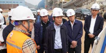 Bí thư Tỉnh ủy Quảng Trị Nguyễn Văn Phương kiểm tra các dự án tại Khu Kinh tế Hòn La 