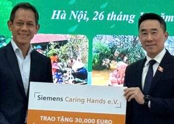 Siemens Caring Hands quyên góp 30.000 euro hỗ trợ các vùng lũ lụt và sạt lở đất