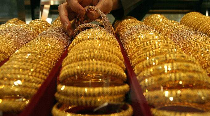 Singapore arrests two Malaysians following $316,000 gold scam involving fake officials