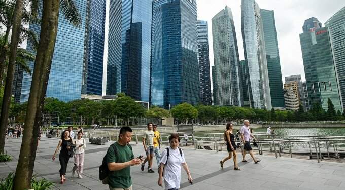 Singapore sees more company directors paid $38,000 or less a year