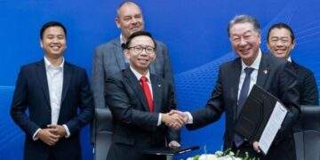 Son of Vietnam’s richest man Pham Nhat Vuong becomes VinFast director