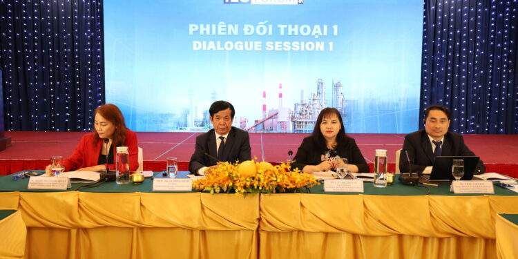 Phiên đối thoại đầu tiên tập trung vào pháp lý và triển khai hạ tầng kỹ thuật khu công nghiệp.