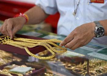 Thailand to tighten gold trading rules to hamper currency gain