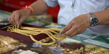 Thailand to tighten gold trading rules to hamper currency gain