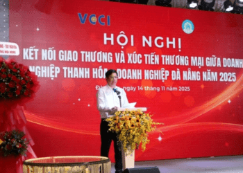 Ông Đỗ Đình Hiệu, Giám đốc VCCI Thanh Hóa - Ninh Bình phát biểu khai mạc. Ảnh: Hồng Ngọc