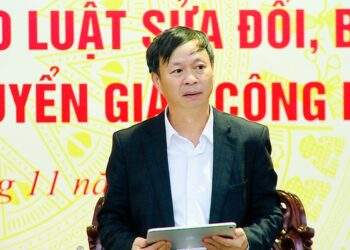 Thứ trưởng Bộ Khoa học và Công nghệ Hoàng Minh. 