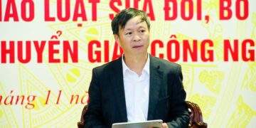 Thứ trưởng Bộ Khoa học và Công nghệ Hoàng Minh. 