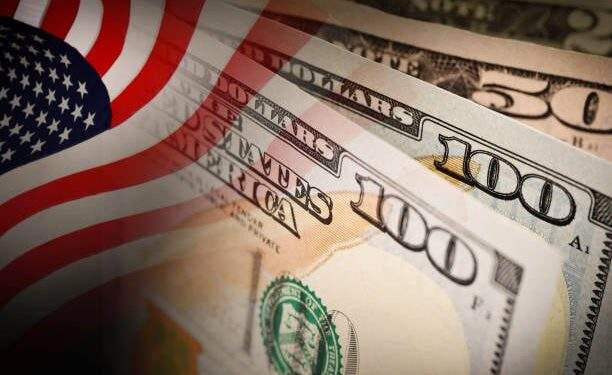 Thế giới chịu áp lực giảm, giá USD chợ đen bốc hơi 179 đồng