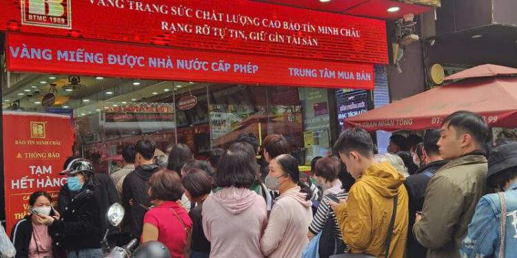 Tiếp tục đi ngang, người dân liệu còn xếp hàng mua vàng?