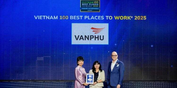 Văn Phú được vinh danh Top 100 nơi làm việc tốt nhất Việt Nam 2025
