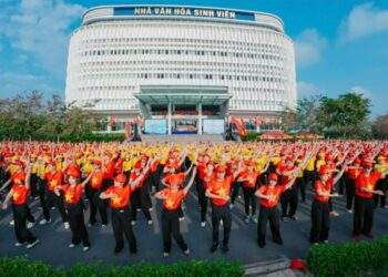 Vấn đề giáo dục thế hệ trẻ hiện nay nhìn từ góc độ chính sách