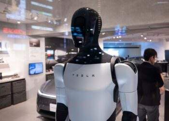 Vì sao Tesla chấp thuận gói thưởng 1 nghìn tỷ USD cho Elon Musk? - Ảnh 1