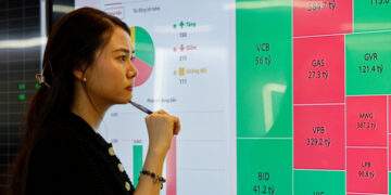 Vietnam stocks post biggest gain in four weeks