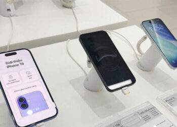 iPhone 17 rớt giá chưa từng có; giá iPhone 16 giảm sâu