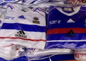 6,500 suspected fake Nike, Adidas garments seized from Hanoi store