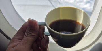 Bán ra mạnh, giá giảm sâu