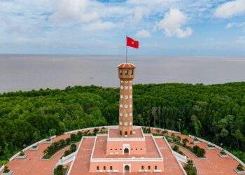 Cà Mau đặt mục tiêu tăng trưởng hai chữ số, đẩy mạnh phát triển kinh tế biển