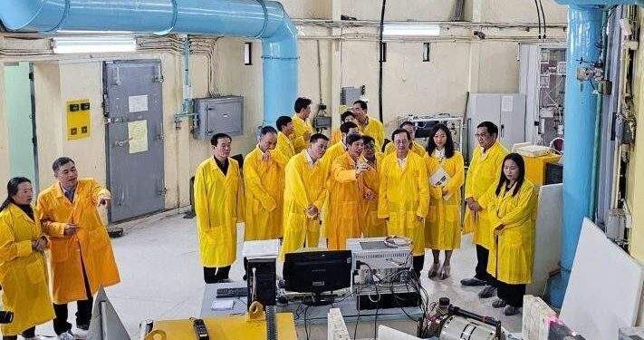 Chính sách phát triển, ứng dụng năng lượng nguyên tử