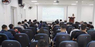 Toàn cảnh sự kiện trao đổi chia sẻ chuyên sâu chủ đề “Công nghệ lượng tử – Từ nguyên lý cơ bản đến chiến lược ứng dụng tại thành phố Đà Nẵng”.