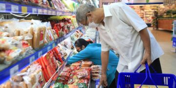 Người tiêu dùng Việt đang dần thay đổi thói quen mua sắm. Ảnh minh họa.