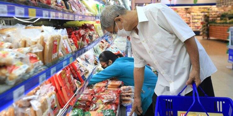 Người tiêu dùng Việt đang dần thay đổi thói quen mua sắm. Ảnh minh họa.